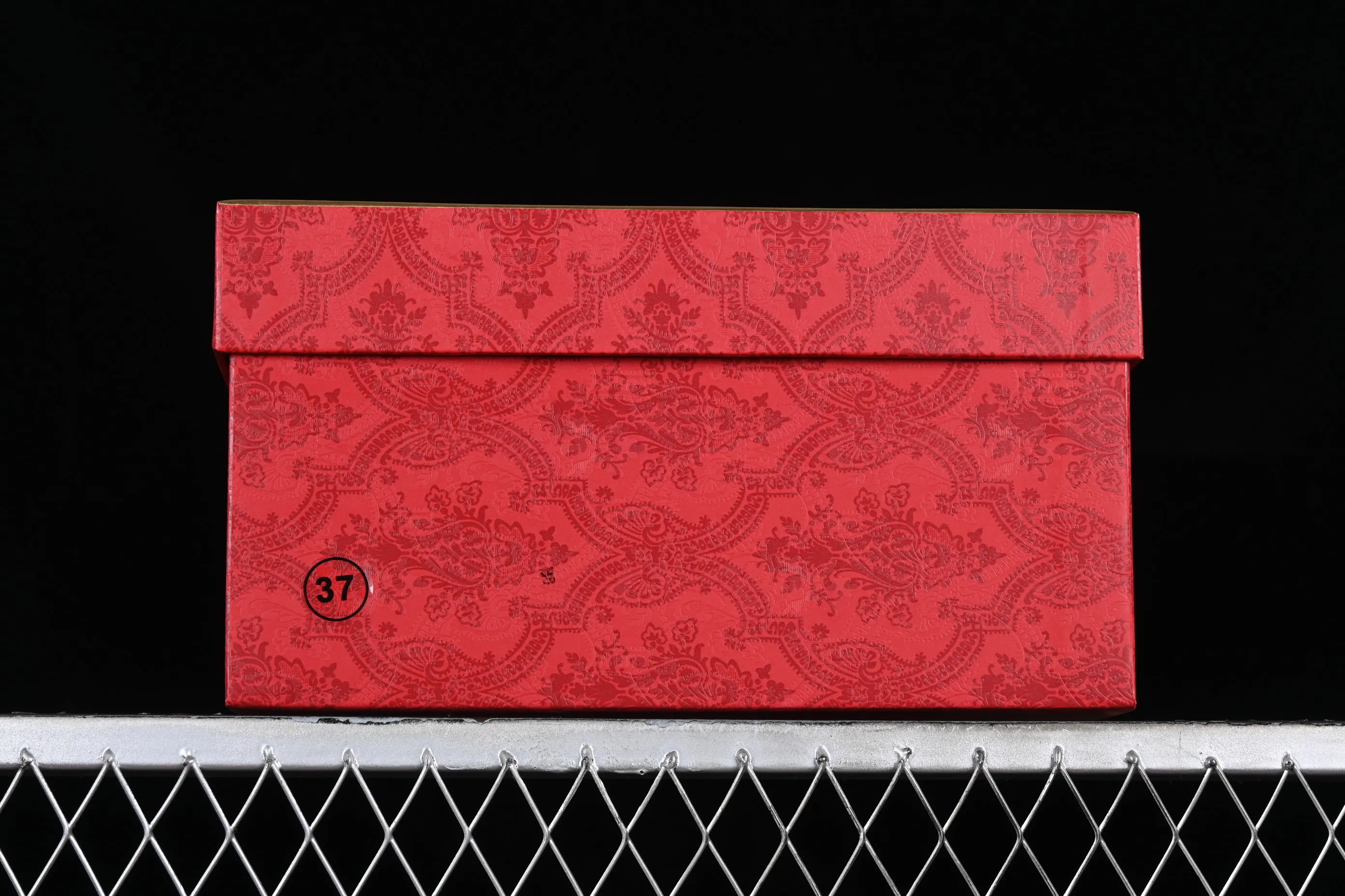 All Categories Nk SB Dunk Series Nk SB Dunk Low Low-top Sneakers Nk Dunk Low 囍爱你 Red Embroidery Dragon and Phoenix Present Happy Decoration SB Strap Low-top Casual Wedding Shoes FD9762-061